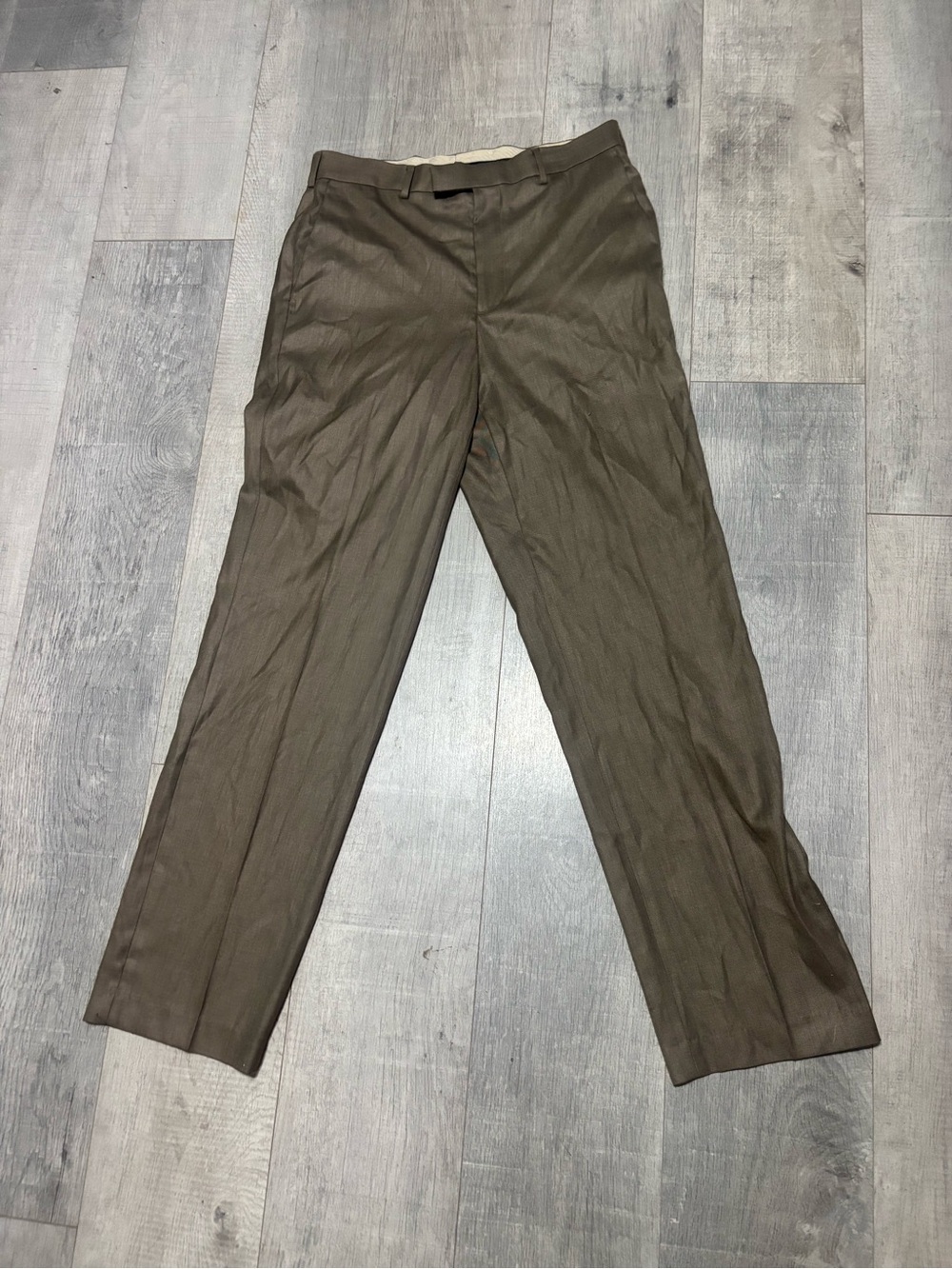Men's Tailored Dress Pants in Olive